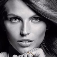 Karlina Caune Desnuda