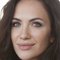 Kate Siegel Desnuda