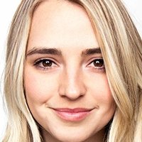 Katelyn Tarver Desnuda