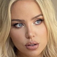 Kim Muhovics Desnuda