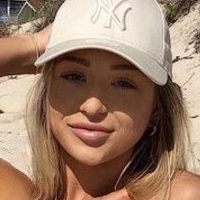 Kira Battley Desnuda