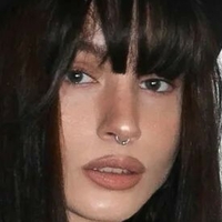Klaudia Czarny Desnuda