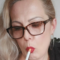 lady.smoker.queen Desnuda