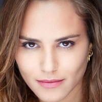 Lea Arnezeder Desnuda
