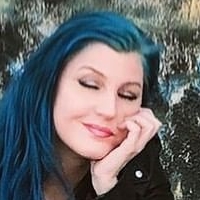 Leva Bates Desnuda
