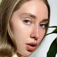 Lila Space Desnuda