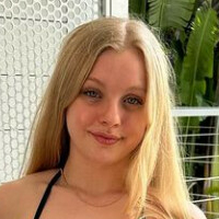 Lilly May Desnuda