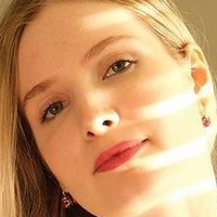 Lily Hart Desnuda