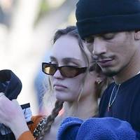 Lily-Rose Depp Desnuda