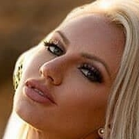 Lindsay Nicole Desnuda