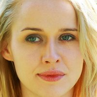 Lisa Henni Desnuda