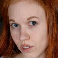 Little Redhead Desnuda