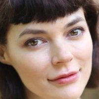 Liz Clare Desnuda