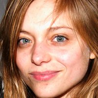 Lizzie Brocheré Desnuda