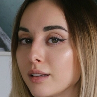 lola-aus Desnuda