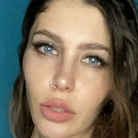 loralvova Desnuda
