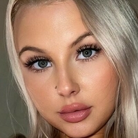 Lovin Hales Desnuda
