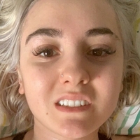 Lucia Keskin Desnuda