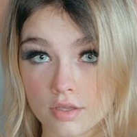 Luna Ash Desnuda