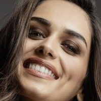 Manushi Chhillar Desnuda