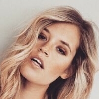 Mara Landwehrs (Belger) Desnuda