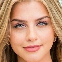 Marina Laswick Desnuda