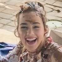 Mary Mouser Desnuda
