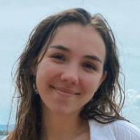 McKinley Braun Desnuda