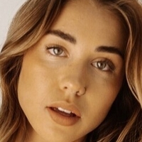 Mia Beyer Desnuda