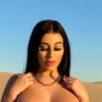 Mikaelatesta Desnuda