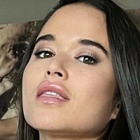 Monie Kulh Desnuda