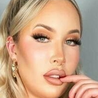 naomi4free_closed Desnuda