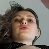 Nelly Giantess Desnuda