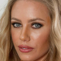 Nicole Aniston Desnuda