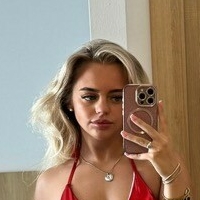 Nicole Cummins Desnuda
