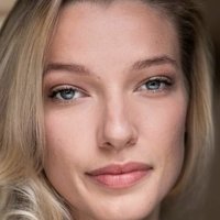 Phoebe McKellar Desnuda