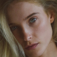 Polina Logvin Desnuda