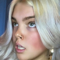 Sam Spelman Desnuda