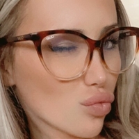 Samanthaauf Desnuda