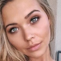 Sandra Kubicka Desnuda