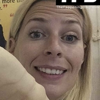 Sara Pascoe Desnuda