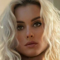 Scarlett Wild Desnuda