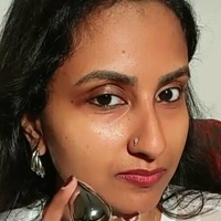 Shinu Syamalan Desnuda