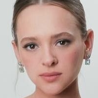 Shira Haas Desnuda