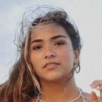 Sienna Mae Gomez Desnuda