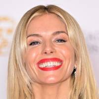 Sienna Miller Desnuda