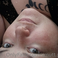 smutt.pup Desnuda