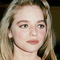 Suzanne Mizzi Desnuda