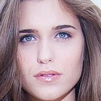 Taylor Kowald Desnuda