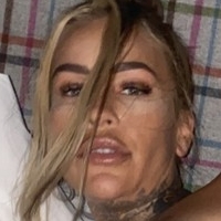 Terri Altar Desnuda